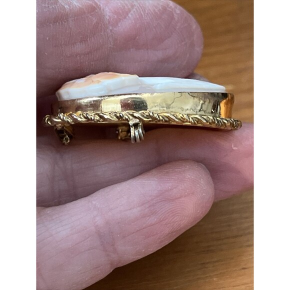 Antique MARBRO 12k GF Carved Shell Cameo Brooch Pendant twisted Rope Border 18”c - Picture 11 of 12